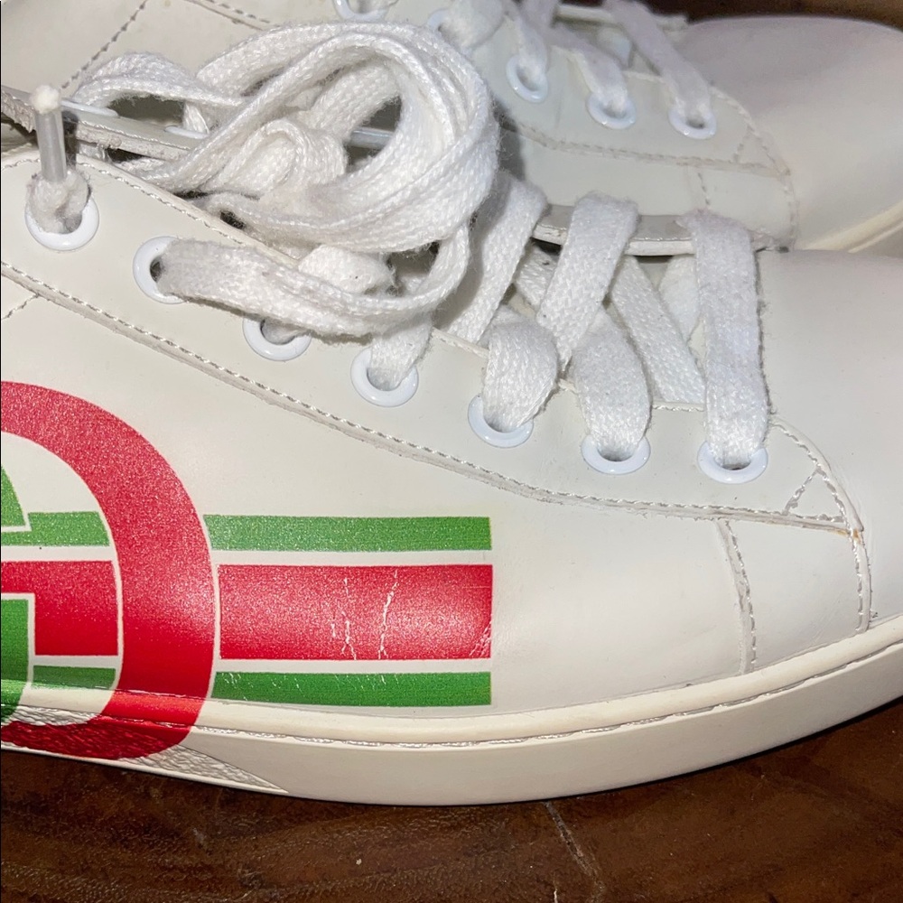 Gucci White Sneakers with Red and Green Accents - Picture 5 of 9